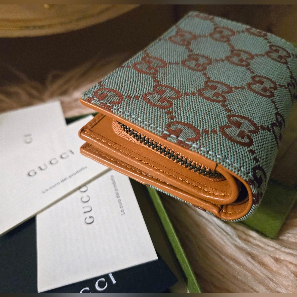 Gucci Brown Leather And GG Supreme Canvas Wallet with Coin Pocket - Picture 6 of 11